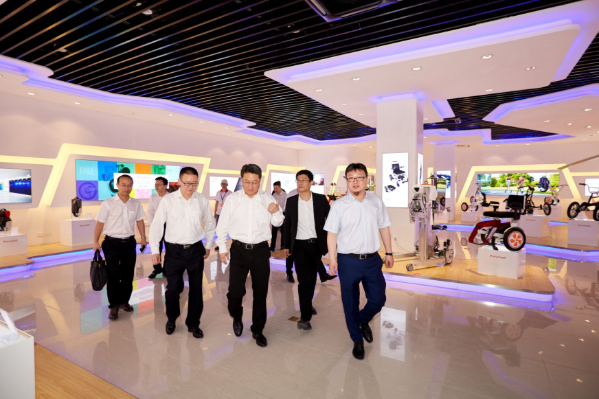 爱尔威人工智能孵化器