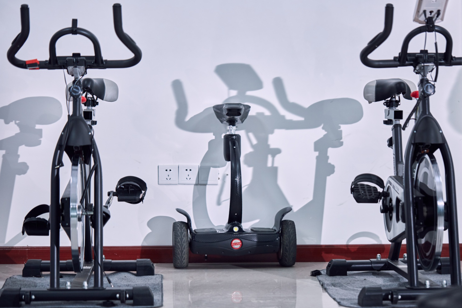 爱尔威智能平衡车