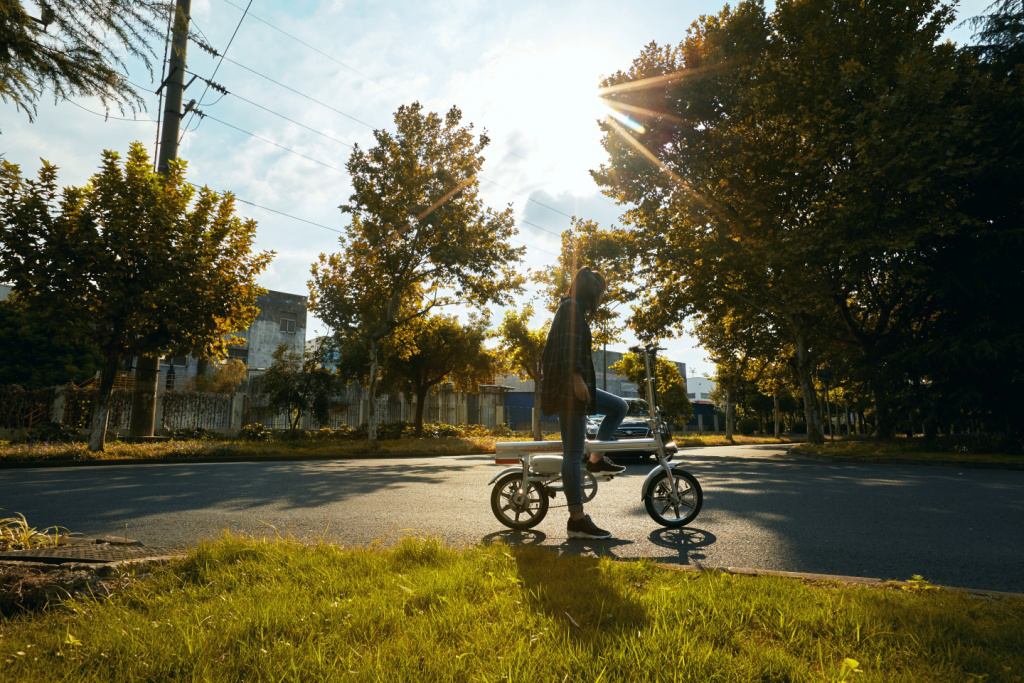 爱尔威智能自行车