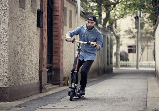 爱尔威电动滑板车