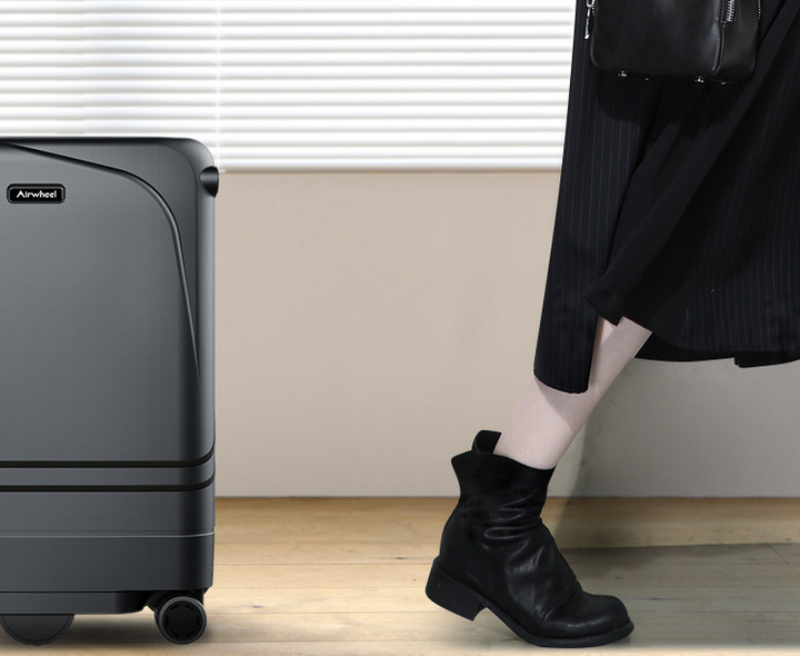 爱尔威智能跟随行李箱