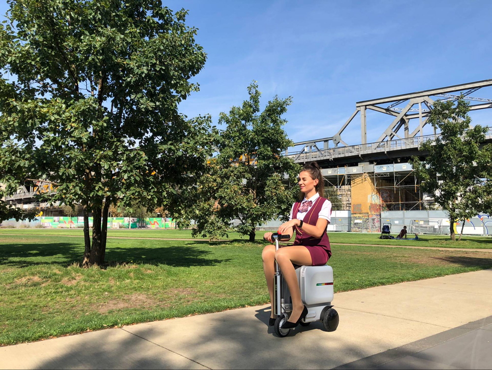 airwheel骑行行李箱